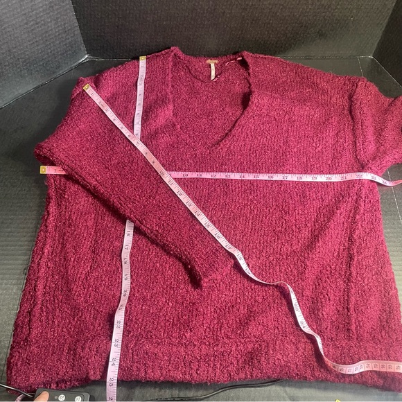 NWOT Free People Lofty Vneck Wine Sweater Size XS OVERSIZED Body, fitted sleeves - Picture 3 of 6